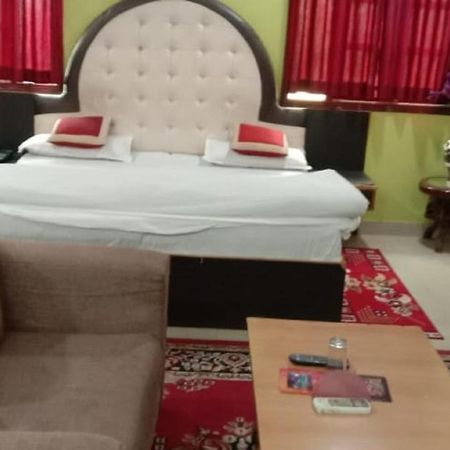 Jaya Palace Hotel By Wb Inn Dhaulpur Esterno foto