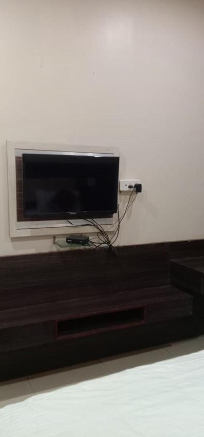 Jaya Palace Hotel By Wb Inn Dhaulpur Esterno foto